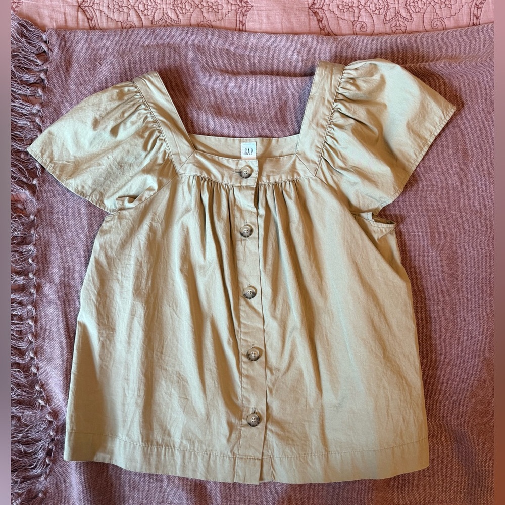 Puffed sleeve GAP top